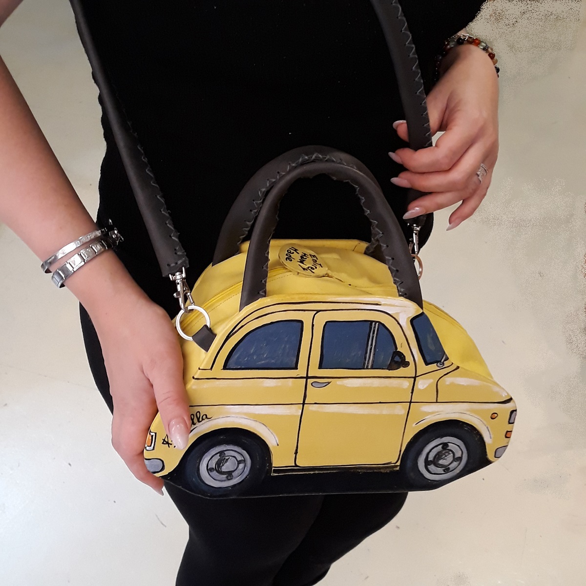 BORSA A MANO CON TRACOLLA REMOVIBILE